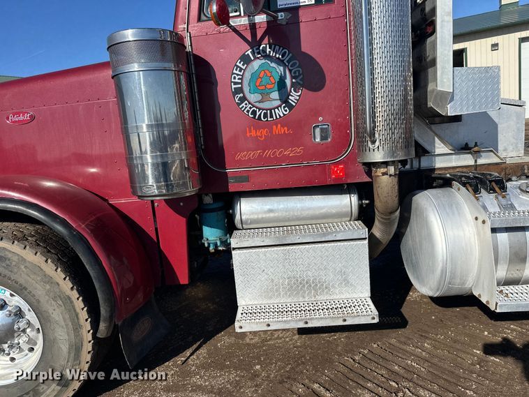 image for item FK1609 2000 Peterbilt 379 semi truck