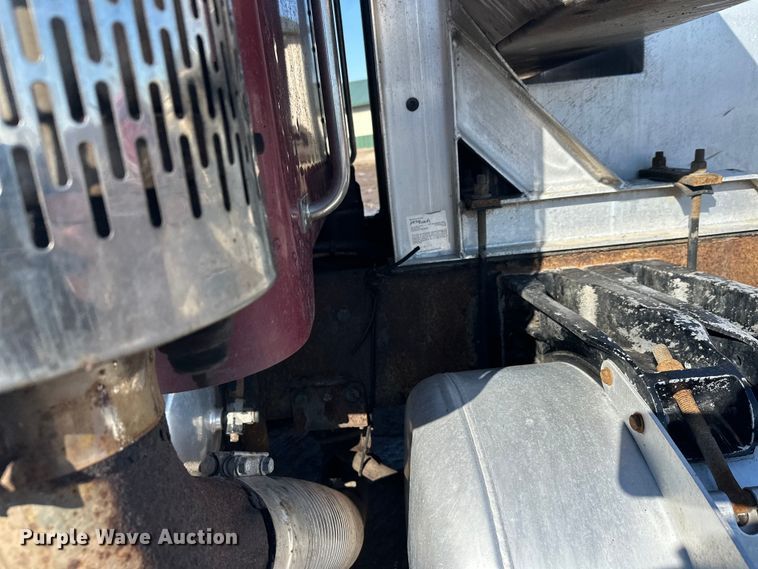 image for item FK1609 2000 Peterbilt 379 semi truck