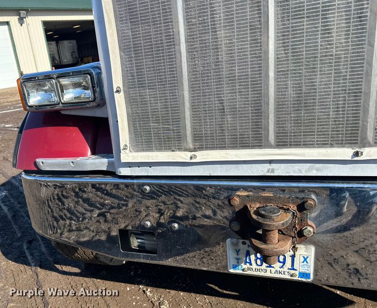 image for item FK1609 2000 Peterbilt 379 semi truck