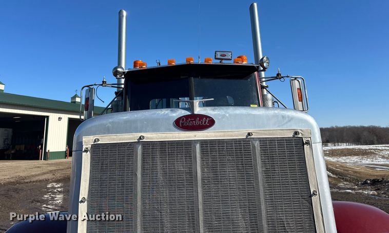 image for item FK1609 2000 Peterbilt 379 semi truck