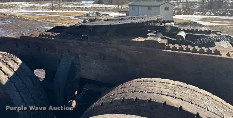 image for item FK1609 2000 Peterbilt 379 semi truck