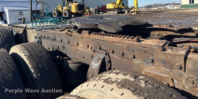 image for item FK1609 2000 Peterbilt 379 semi truck