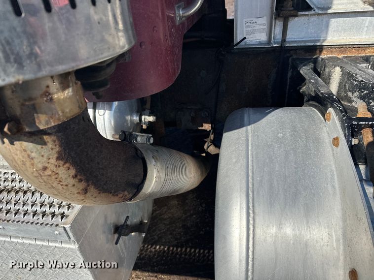 image for item FK1609 2000 Peterbilt 379 semi truck