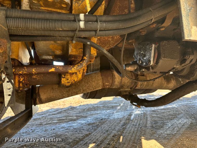 image for item FK1609 2000 Peterbilt 379 semi truck