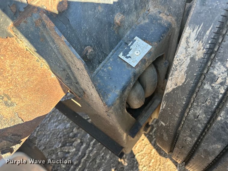 image for item FK1609 2000 Peterbilt 379 semi truck