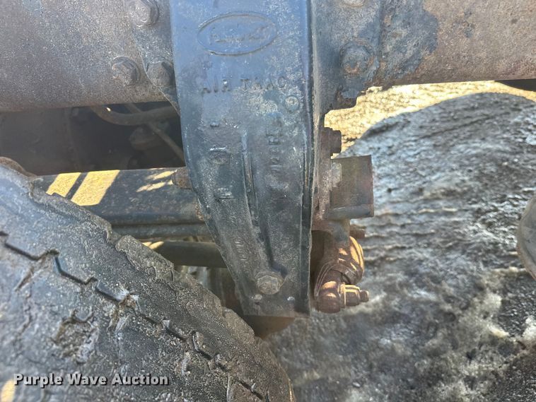 image for item FK1609 2000 Peterbilt 379 semi truck