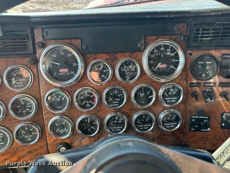 image for item FK1609 2000 Peterbilt 379 semi truck