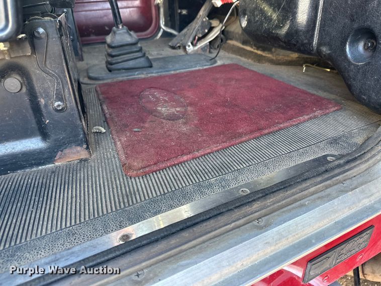 image for item FK1609 2000 Peterbilt 379 semi truck