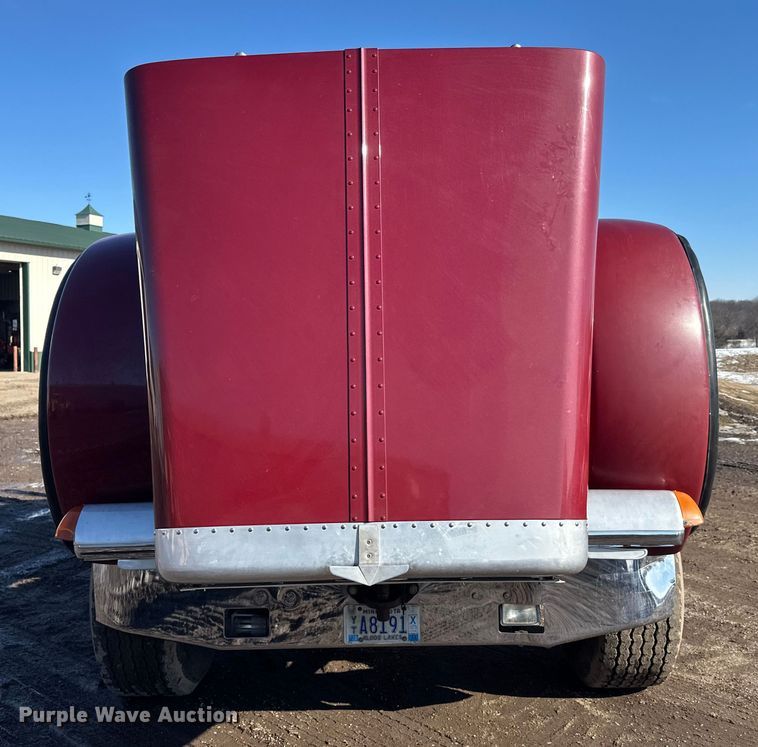 image for item FK1609 2000 Peterbilt 379 semi truck