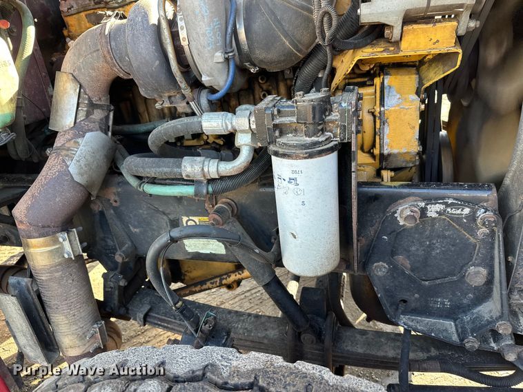 image for item FK1609 2000 Peterbilt 379 semi truck