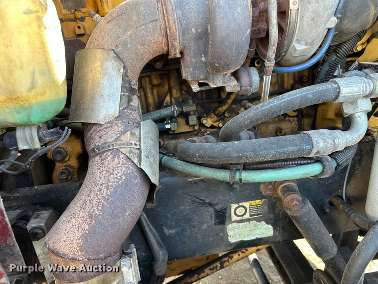 image for item FK1609 2000 Peterbilt 379 semi truck