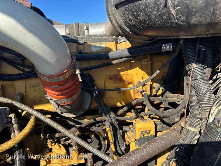 image for item FK1609 2000 Peterbilt 379 semi truck