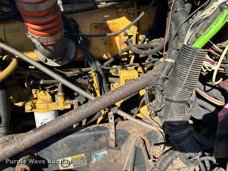 image for item FK1609 2000 Peterbilt 379 semi truck