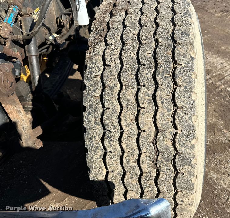 image for item FK1609 2000 Peterbilt 379 semi truck