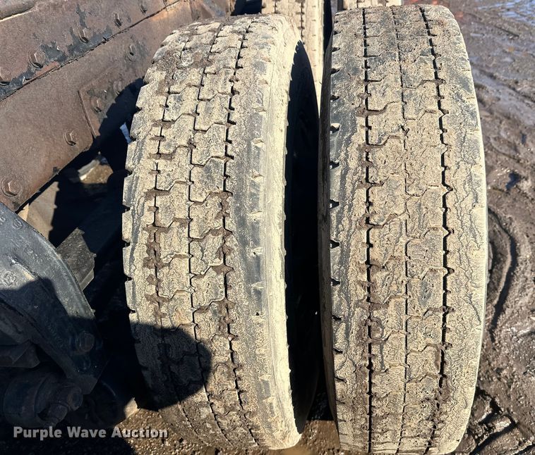 image for item FK1609 2000 Peterbilt 379 semi truck