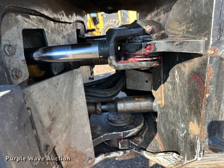 image for item FK1610 2006 John Deere 648GIII skidder