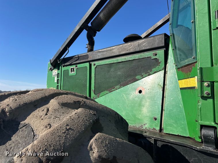 image for item FK1610 2006 John Deere 648GIII skidder