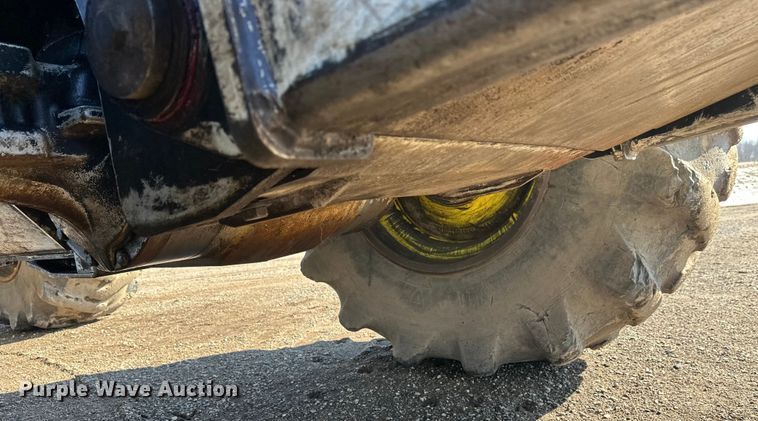 image for item FK1610 2006 John Deere 648GIII skidder