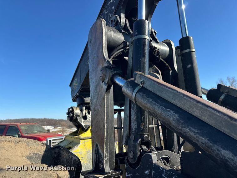 image for item FK1610 2006 John Deere 648GIII skidder