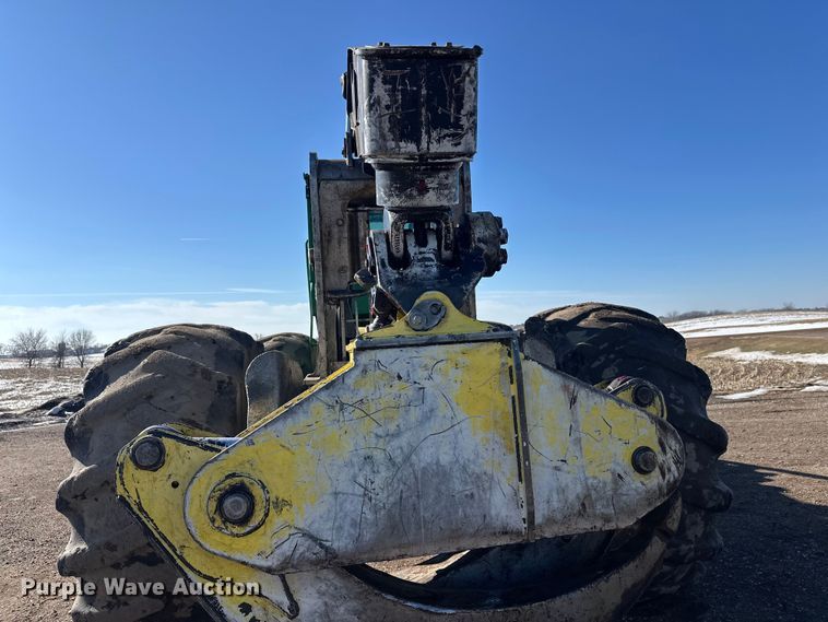 image for item FK1610 2006 John Deere 648GIII skidder