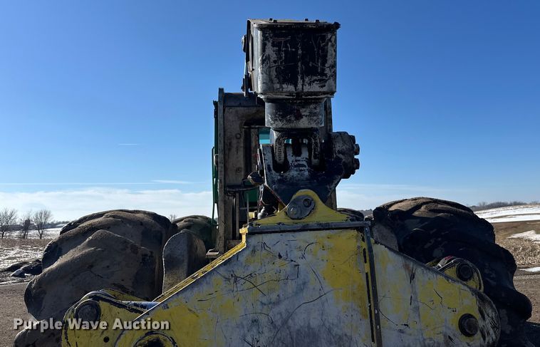 image for item FK1610 2006 John Deere 648GIII skidder