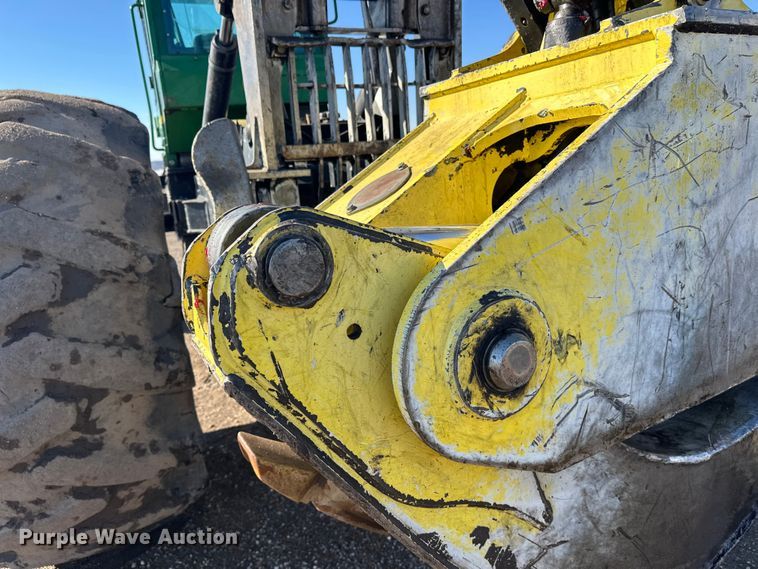 image for item FK1610 2006 John Deere 648GIII skidder