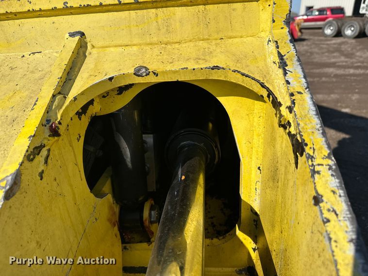 image for item FK1610 2006 John Deere 648GIII skidder