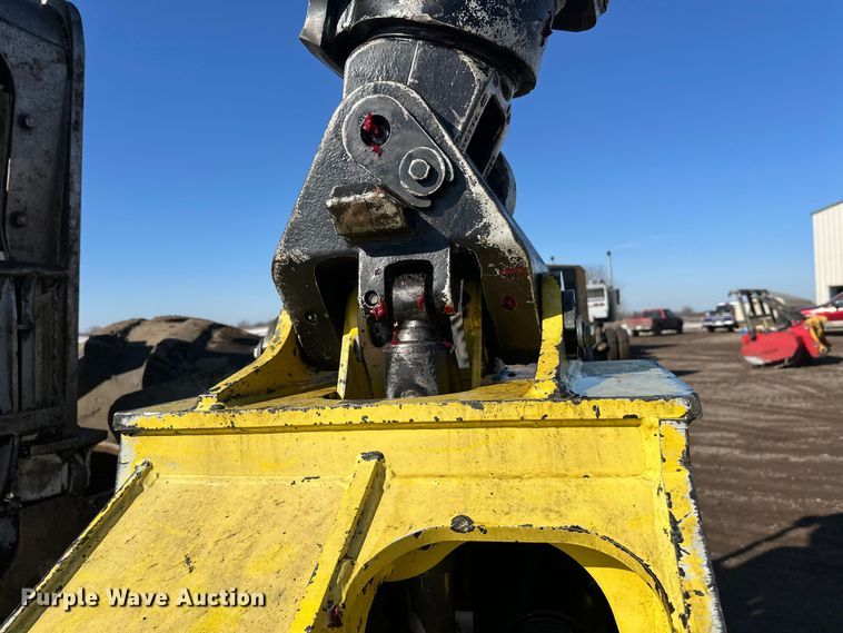 image for item FK1610 2006 John Deere 648GIII skidder