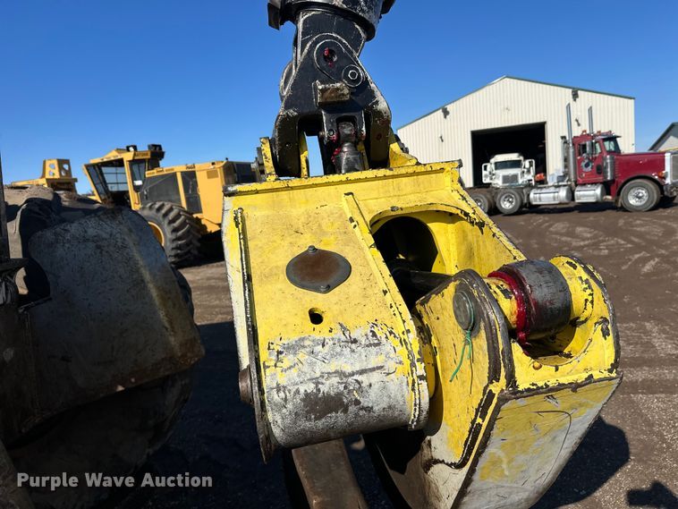 image for item FK1610 2006 John Deere 648GIII skidder