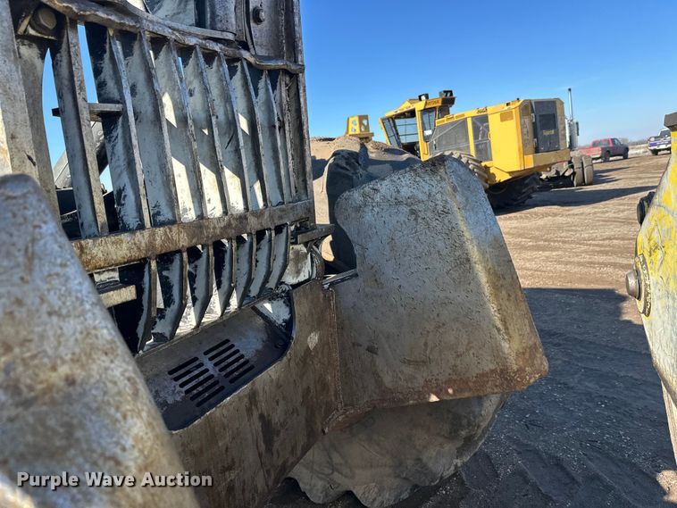 image for item FK1610 2006 John Deere 648GIII skidder