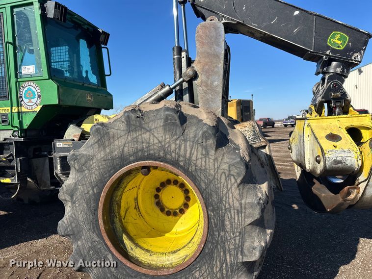 image for item FK1610 2006 John Deere 648GIII skidder