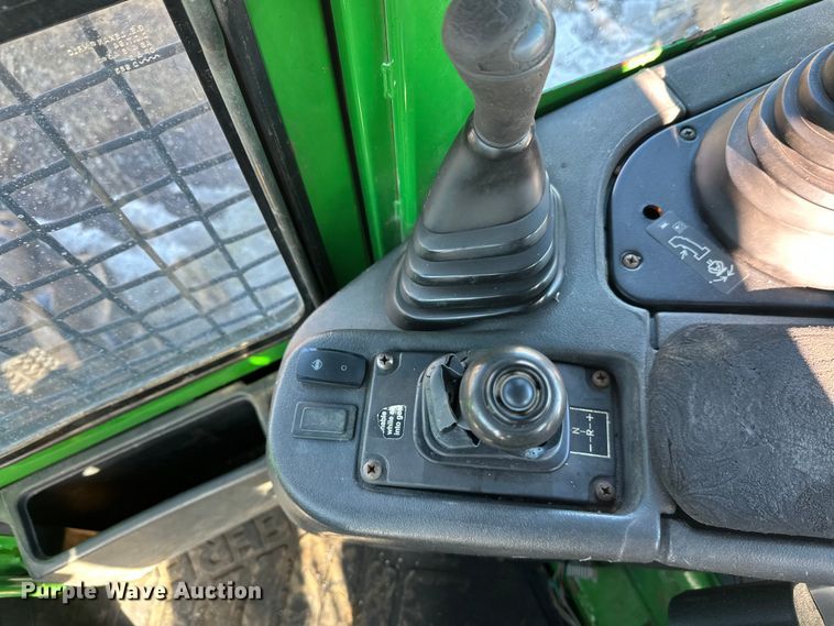 image for item FK1610 2006 John Deere 648GIII skidder