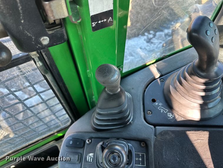 image for item FK1610 2006 John Deere 648GIII skidder