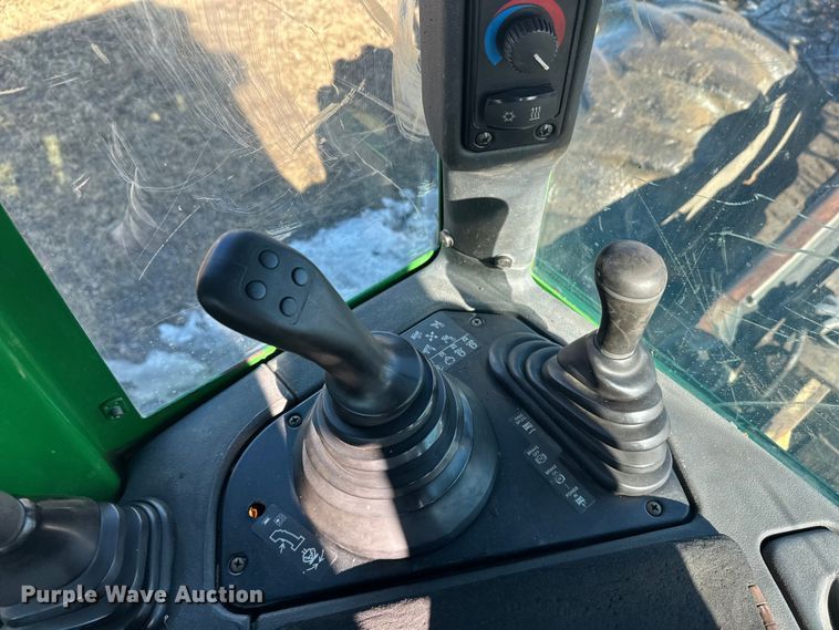 image for item FK1610 2006 John Deere 648GIII skidder