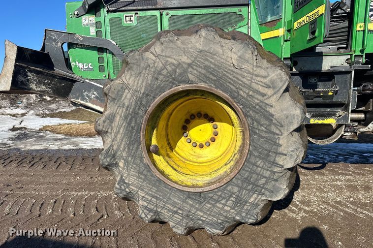image for item FK1610 2006 John Deere 648GIII skidder