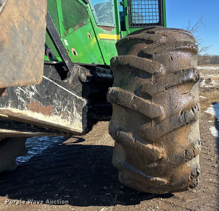 image for item FK1610 2006 John Deere 648GIII skidder