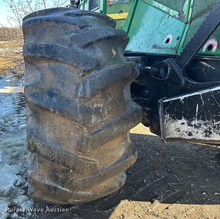 image for item FK1610 2006 John Deere 648GIII skidder