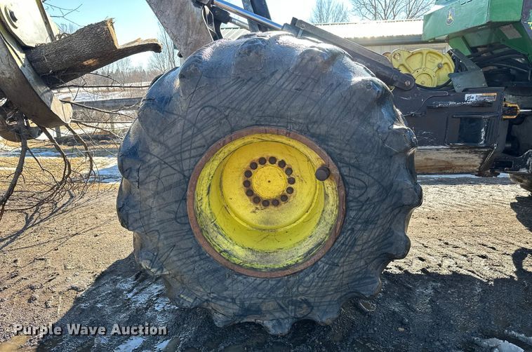 image for item FK1610 2006 John Deere 648GIII skidder