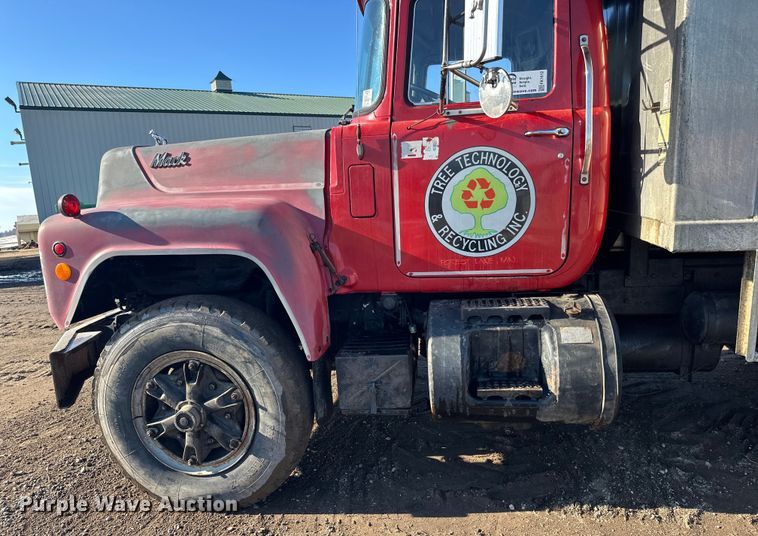 image for item FK1612 1988 Mack RD688SX dump truck