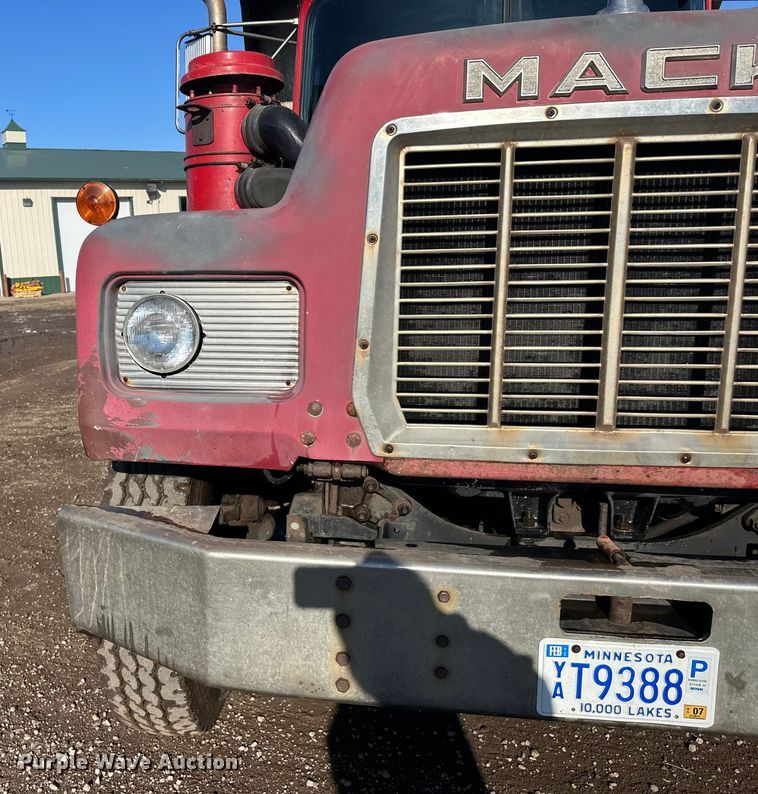image for item FK1612 1988 Mack RD688SX dump truck