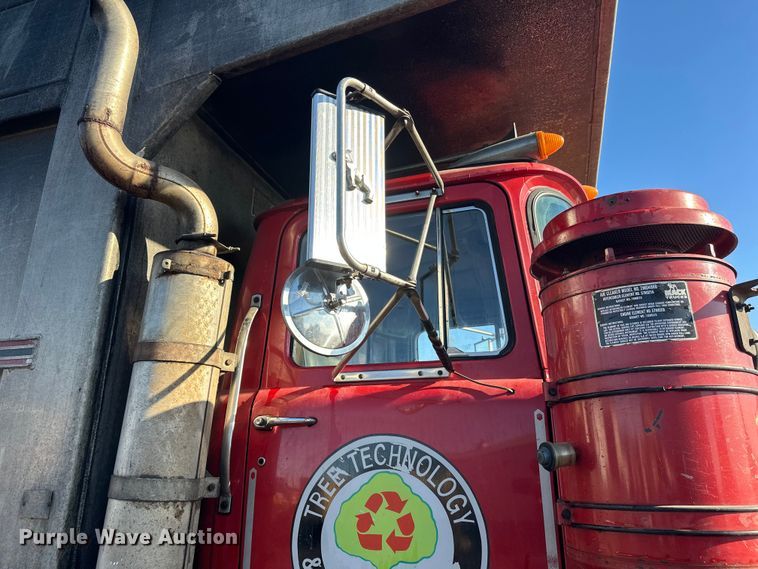 image for item FK1612 1988 Mack RD688SX dump truck