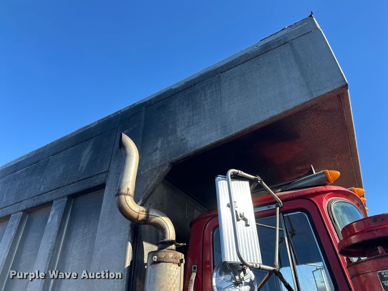 image for item FK1612 1988 Mack RD688SX dump truck