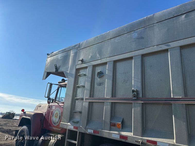 image for item FK1612 1988 Mack RD688SX dump truck