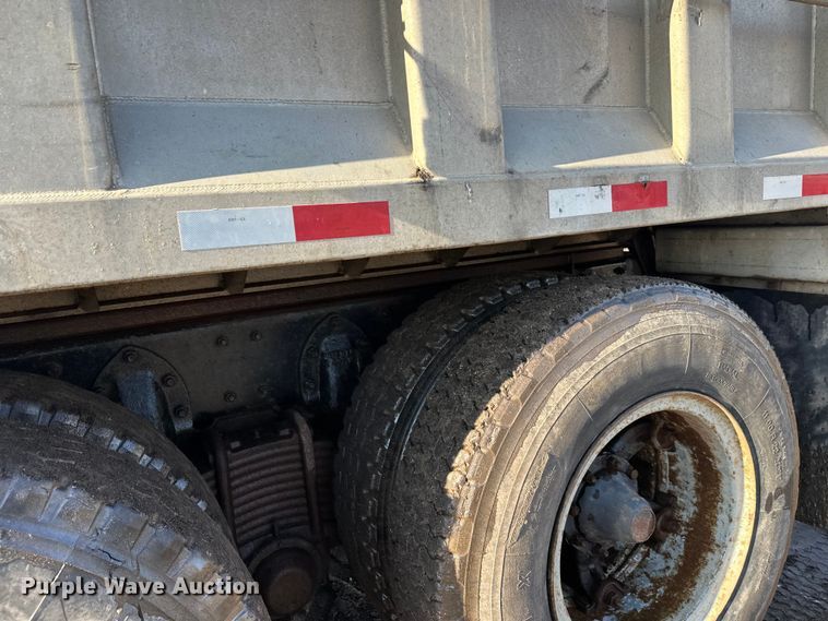 image for item FK1612 1988 Mack RD688SX dump truck