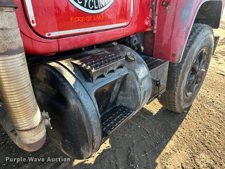 image for item FK1612 1988 Mack RD688SX dump truck