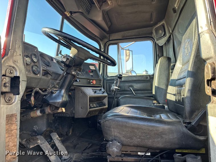 image for item FK1612 1988 Mack RD688SX dump truck