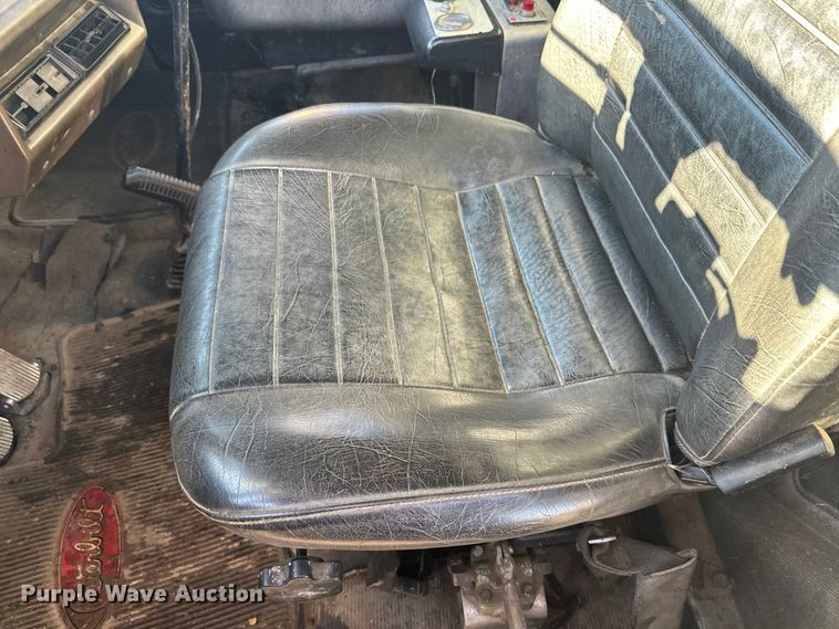 image for item FK1612 1988 Mack RD688SX dump truck