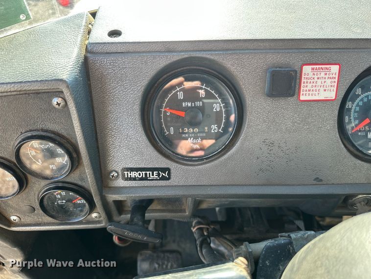 image for item FK1612 1988 Mack RD688SX dump truck