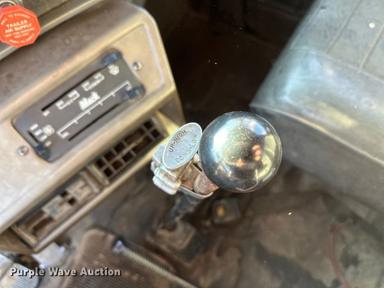 image for item FK1612 1988 Mack RD688SX dump truck