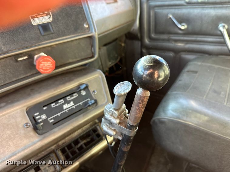 image for item FK1612 1988 Mack RD688SX dump truck